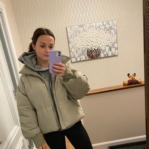 Meet your Posher, Chanelle